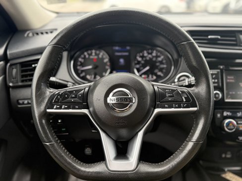 Used 2019 Nissan Rogue SV image 19