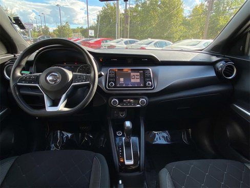 Used 2020 Nissan Kicks SV image 17