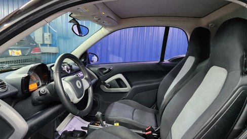 Used 2011 smart fortwo pure image 7
