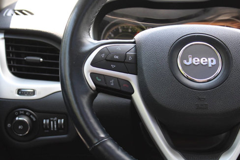 Used 2016 Jeep Cherokee Limited image 38