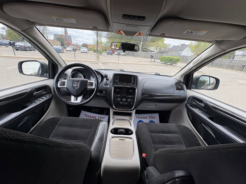 Used 2012 Dodge Grand Caravan SXT image 19