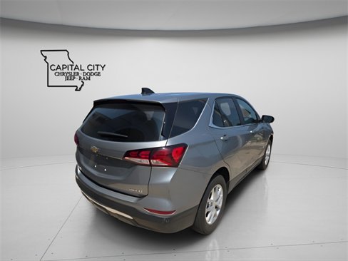 Used 2023 Chevrolet Equinox LT w/ Driver Convenience Package image 7