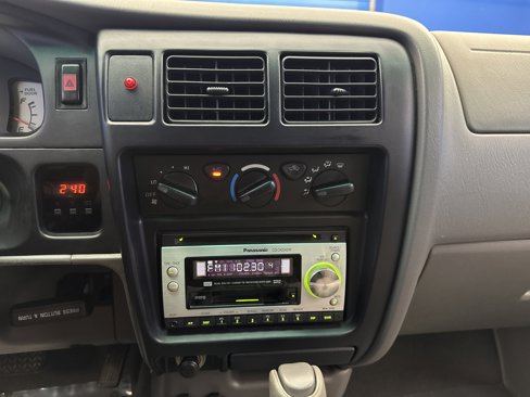 Used 2002 Toyota Tacoma PreRunner image 16