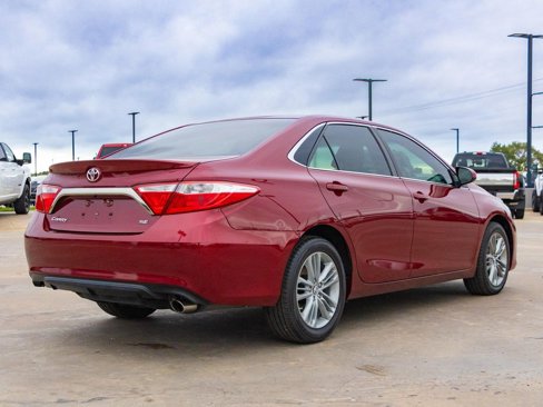 Used 2017 Toyota Camry SE image 7
