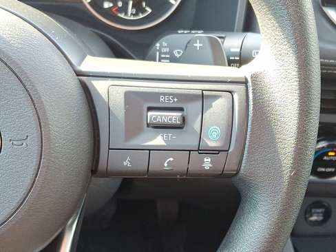 Used 2024 Nissan Rogue SV image 22