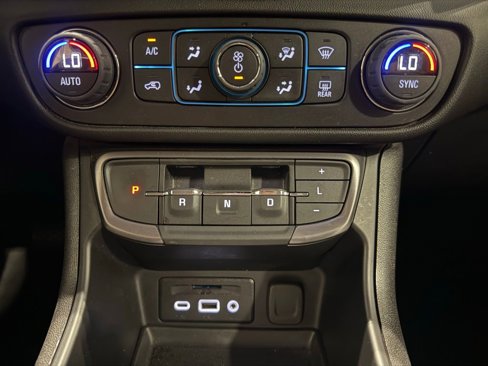 Used 2023 GMC Terrain AT4 image 22