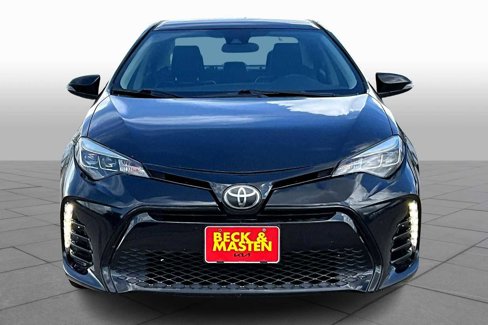 Used 2018 Toyota Corolla LE image 3