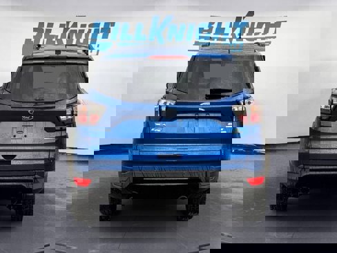 Used 2017 Ford Escape SE w/ Equipment Group 201A image 4