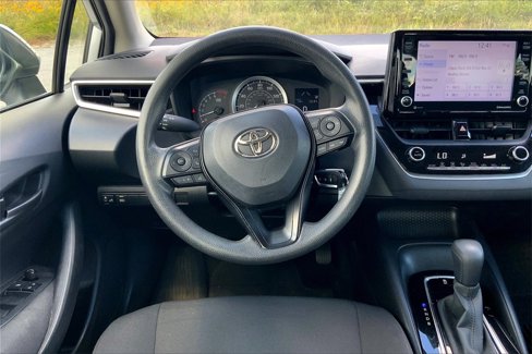 Used 2022 Toyota Corolla LE image 6