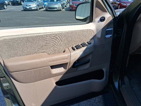 Used 2002 Ford Explorer XLT image 11