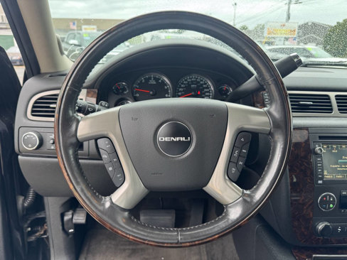 Used 2011 GMC Yukon Denali image 21
