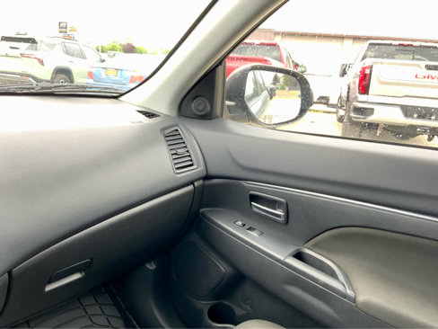 Used 2016 Mitsubishi Outlander Sport ES image 38