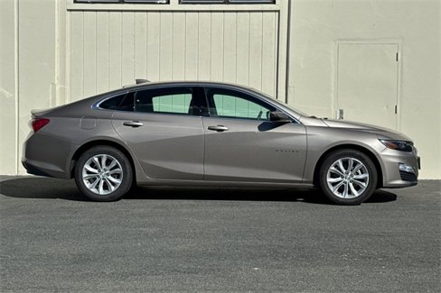 Used 2022 Chevrolet Malibu LT image 3