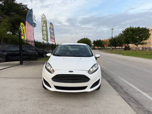 Used 2016 Ford Fiesta SE image 4