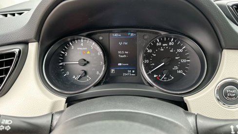 Used 2022 Nissan Rogue Sport SV image 11