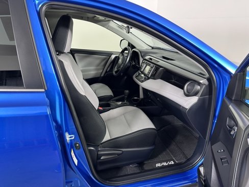 Used 2018 Toyota RAV4 XLE image 11