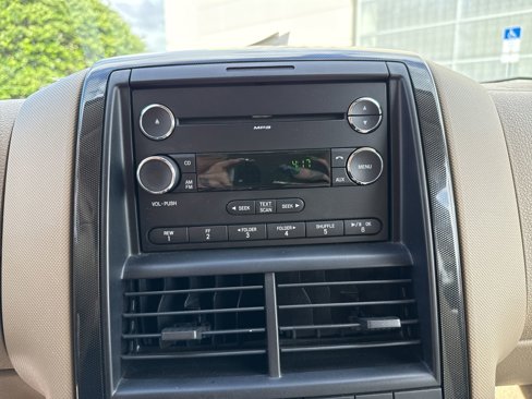 Used 2008 Ford Explorer XLT image 25