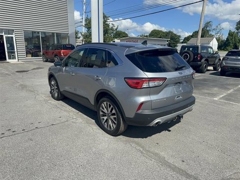 Certified 2022 Ford Escape Titanium image 21