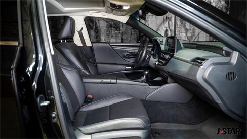 Used 2022 Lexus ES 300h w/ Premium Package image 11