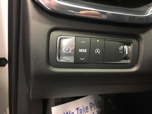Used 2025 GMC Acadia Elevation image 31