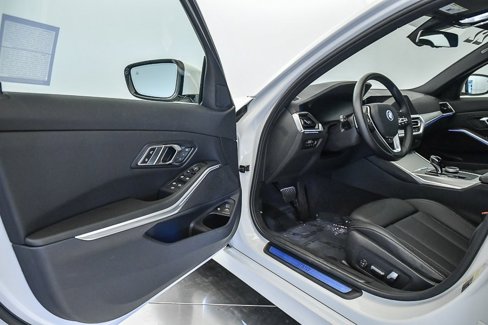 Certified 2022 BMW 330e w/ Premium Package image 20