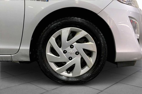 Used 2015 Toyota Prius C One image 10