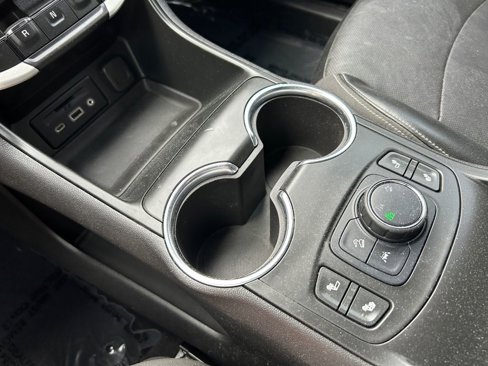 Used 2022 GMC Terrain SLT image 19