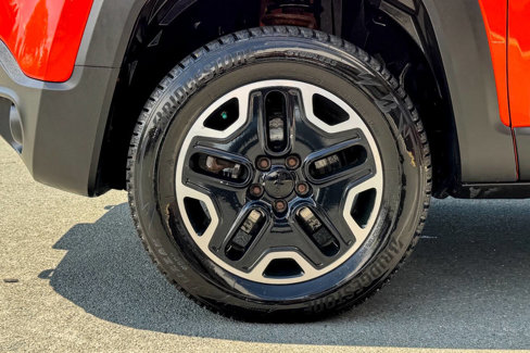 Used 2017 Jeep Renegade Trailhawk image 29