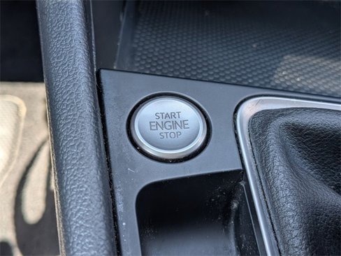 Used 2024 Volkswagen Jetta SE image 15