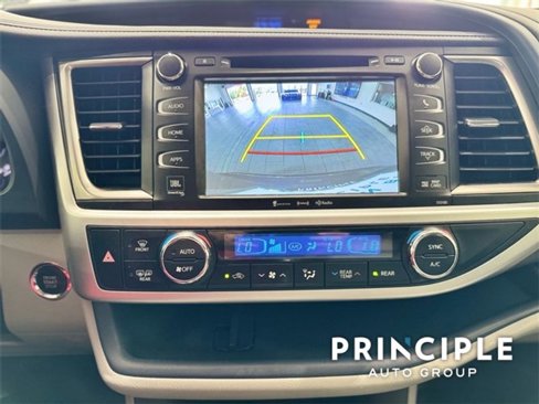 Used 2018 Toyota Highlander Limited image 29