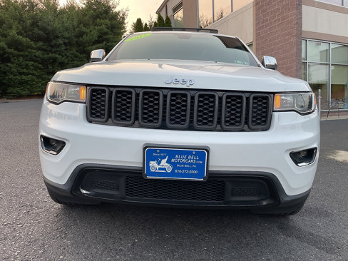 Used 2017 Jeep Grand Cherokee Limited image 12