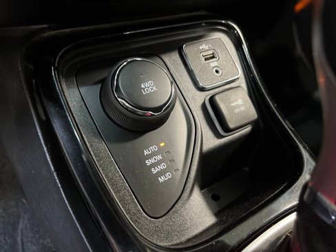Used 2020 Jeep Compass Limited image 17