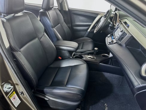 Used 2015 Toyota RAV4 Limited image 19