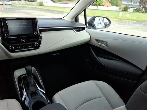Certified 2022 Toyota Corolla LE image 16