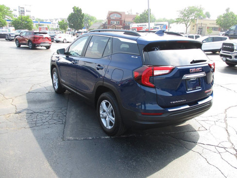 Used 2023 GMC Terrain SLE w/ Driver Convenience Package image 12