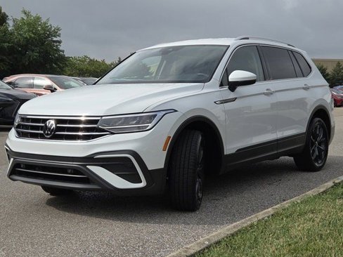 Used 2022 Volkswagen Tiguan SE image 22