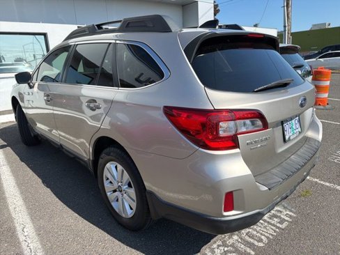 Used 2016 Subaru Outback 2.5i Premium image 4