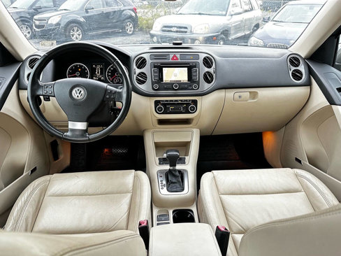Used 2010 Volkswagen Tiguan SE image 28