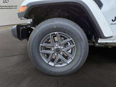 New 2025 Jeep Gladiator Sport image 14