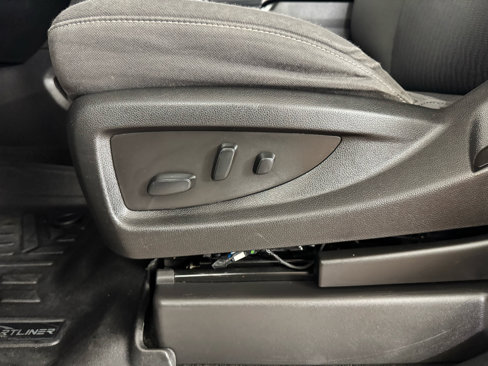 Used 2018 Chevrolet Suburban LS image 14
