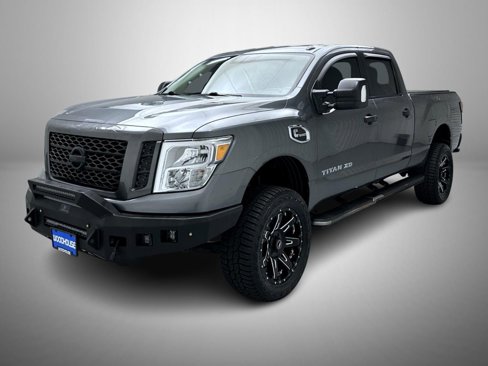 Used 2017 Nissan Titan SV image 1