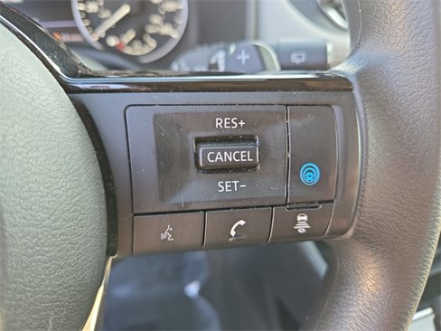 Used 2023 Nissan Rogue SV image 17
