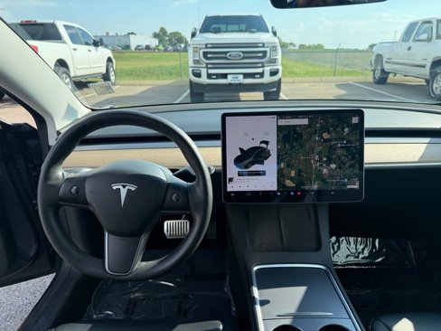 Used 2021 Tesla Model 3 Standard Range Plus image 13