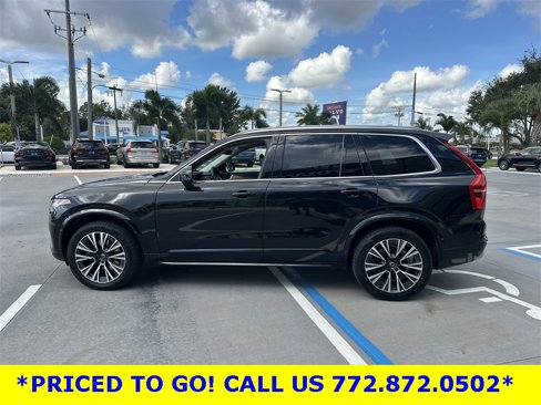 Used 2022 Volvo XC90 T6 Momentum w/ Protection Package Premier image 9