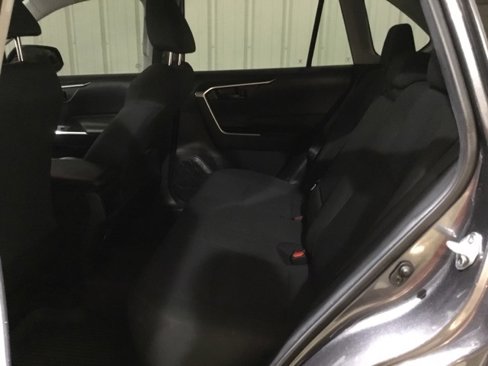 Used 2021 Toyota RAV4 LE image 40
