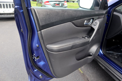 Used 2018 Nissan Rogue S image 52