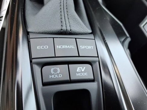 New 2025 Toyota Camry SE image 28