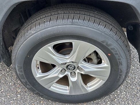 Used 2019 Toyota RAV4 XLE image 8