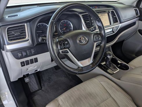 Used 2018 Toyota Highlander Plus image 10