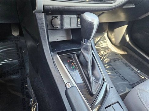 Used 2017 Toyota Corolla LE image 12